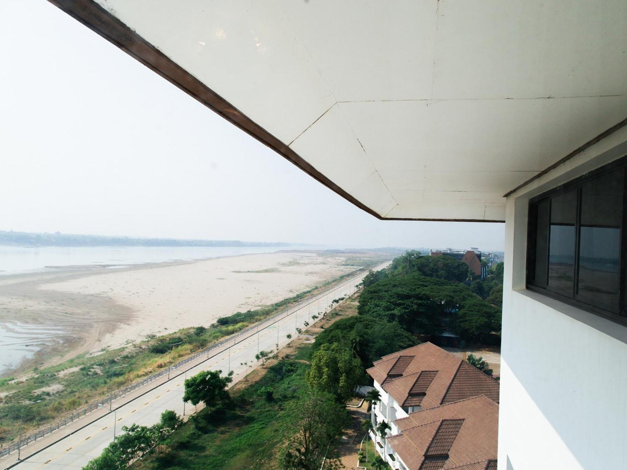 Fortune River View Hotel Nakhon Phanom Exterior photo