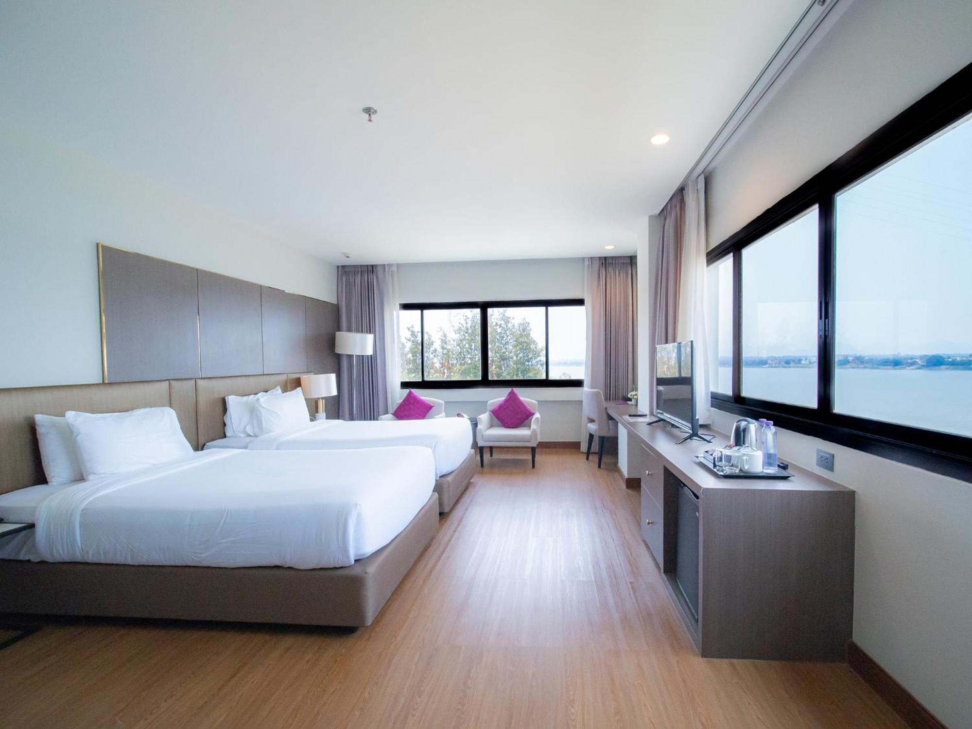 Fortune River View Hotel Nakhon Phanom Exterior photo