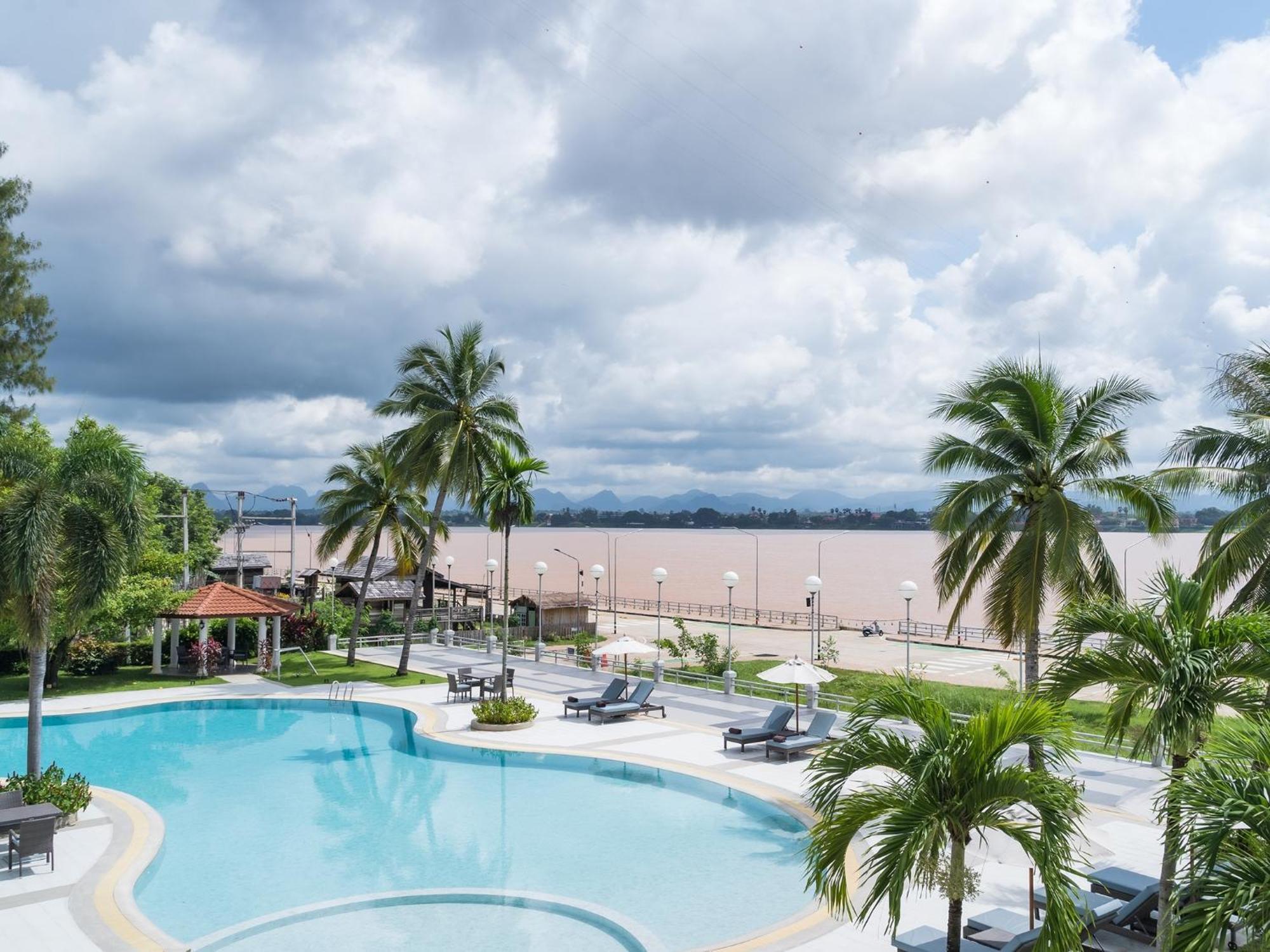 Fortune River View Hotel Nakhon Phanom Exterior photo